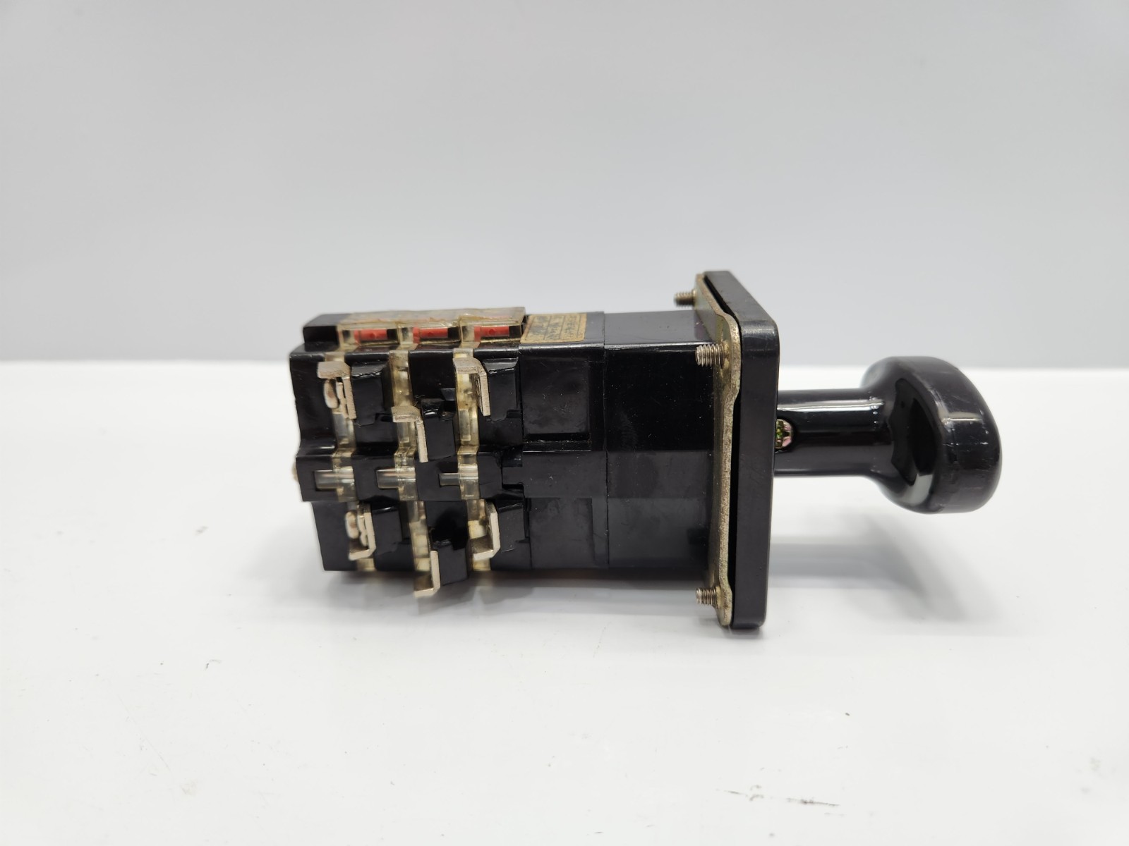 YONGSUNG CAM SWITCH 10A 250VAC