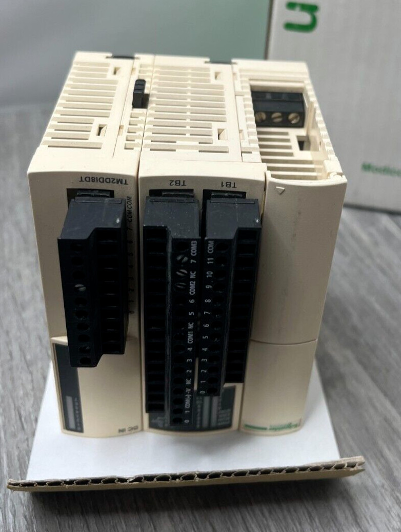 Schneider Electric Telemecanique Modicon Twido TWDLMDA20DRT + TM2DDI8DT