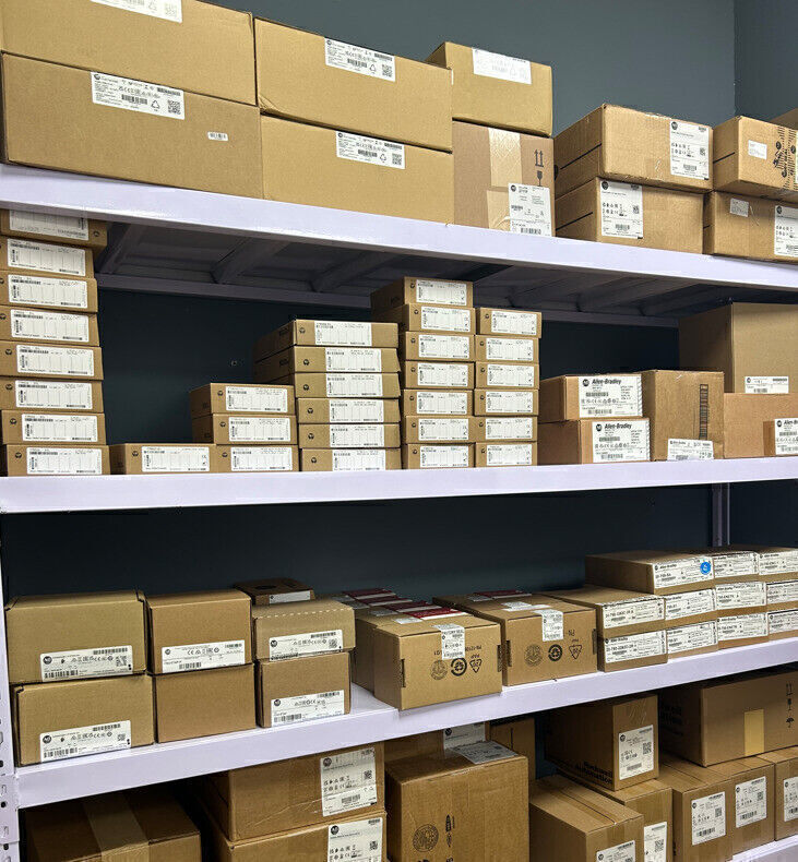 Ready Stock AB 1762-L40AWAR Programmable Logic Controller 1762L40AWAR
