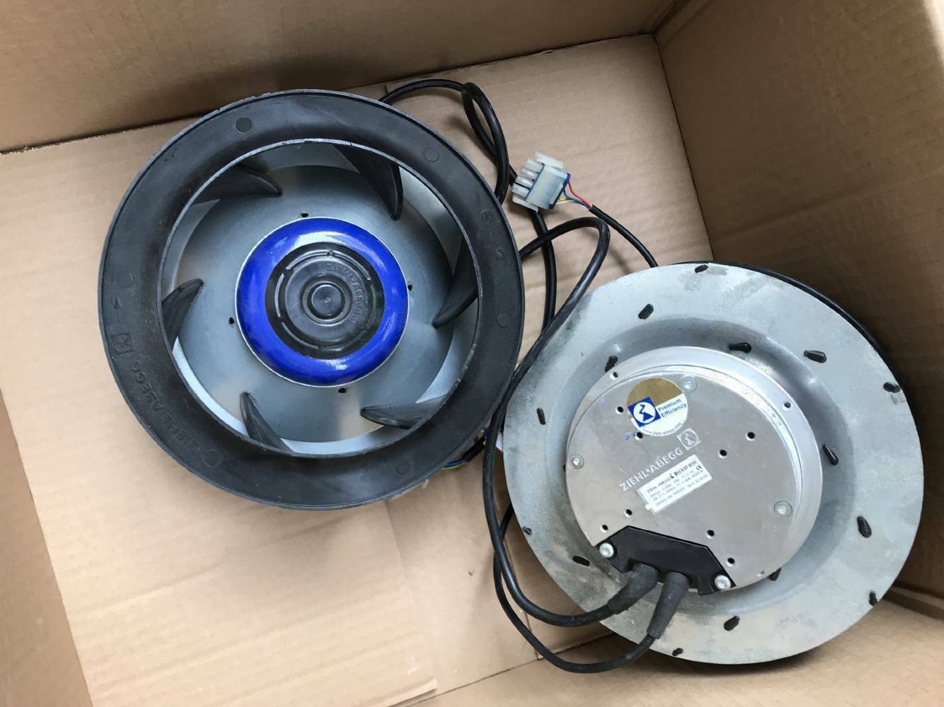 1pc Ziehl-abegg RH19V-2EP.W6.1R 230V 0.20 (KW) 250MM centrifugal fan