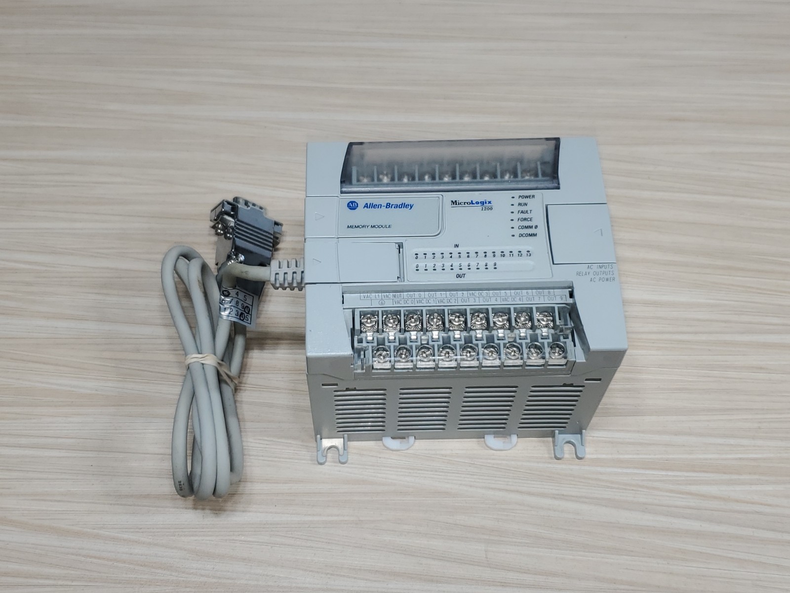 Allen-Bradley MicroLogix 1200 1762-L24AWA Programmable Logic Controller 1762-MM1