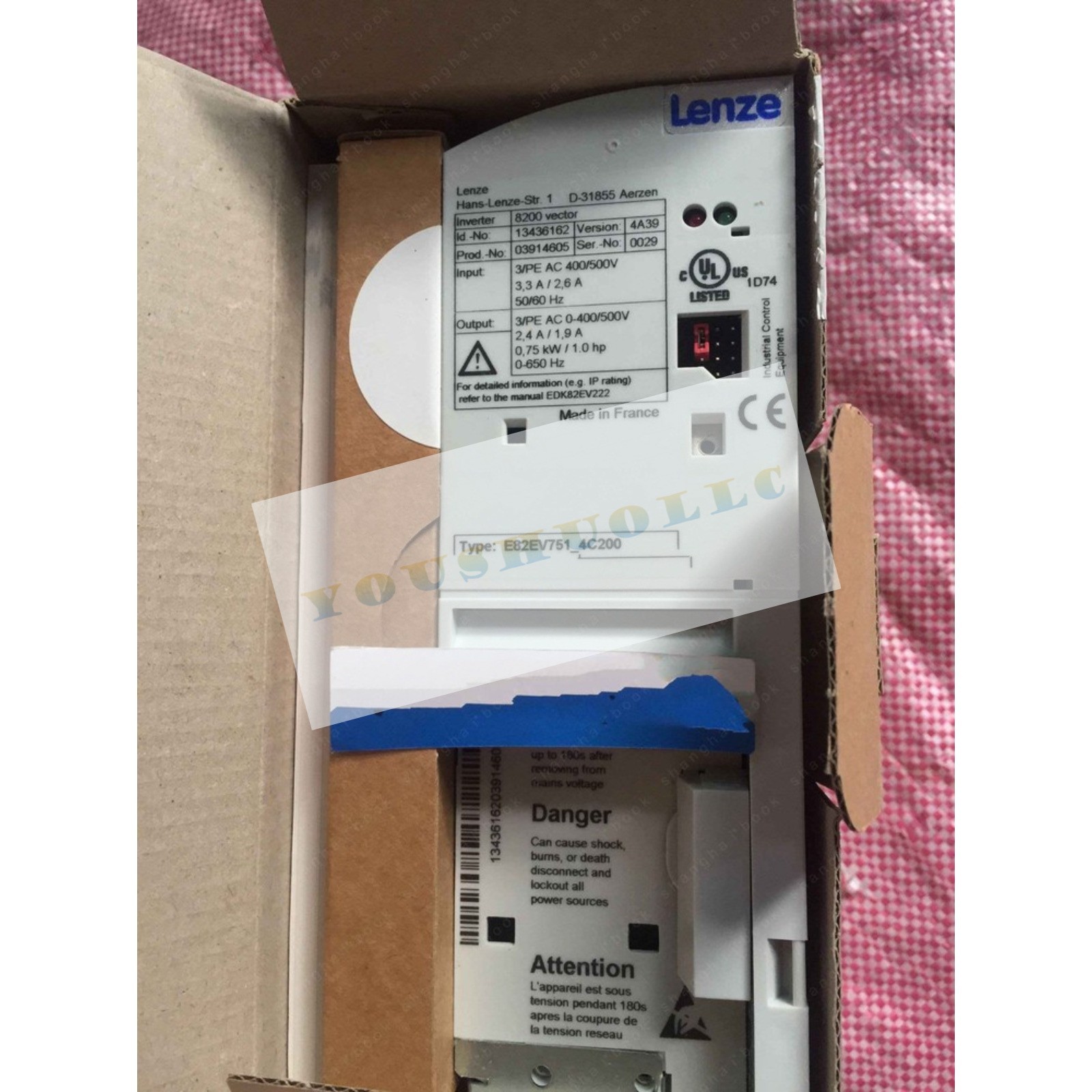 1PC New Lenze Inverter In Box E82EV751k4C200