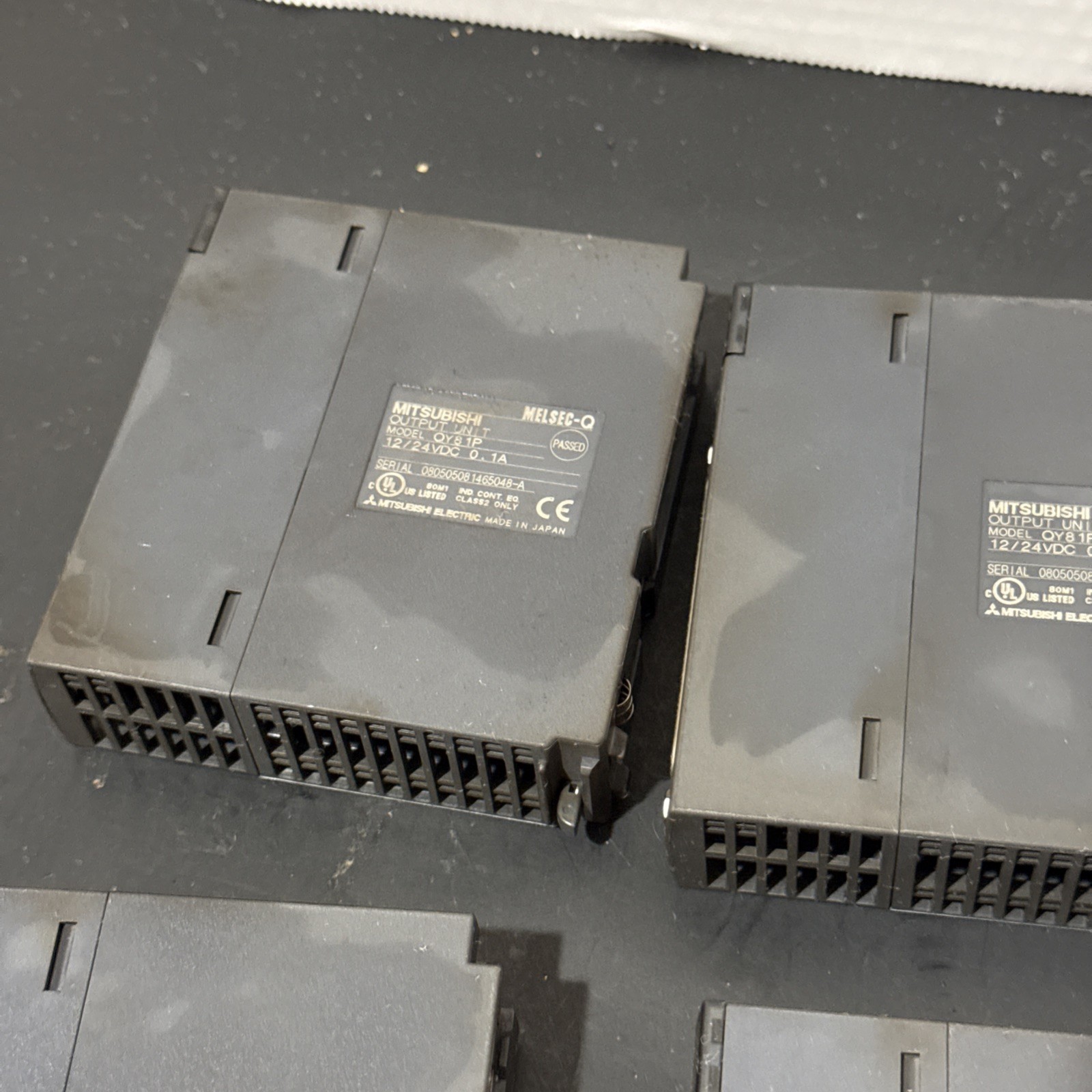 Mitsubishi Electric MELSEC-Q series output module QY81P 4 Count Used
