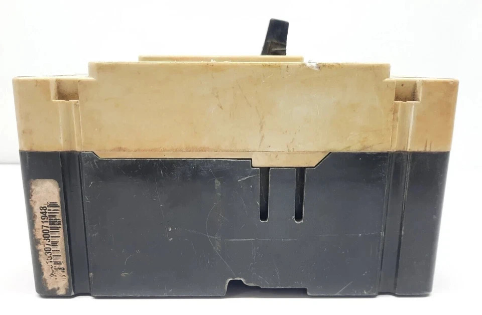 CUTLER HAMMER SERIES C HMCP100R3C Motor CIRCUIT BREAKER 3 POLE 100 AMPS 600VA