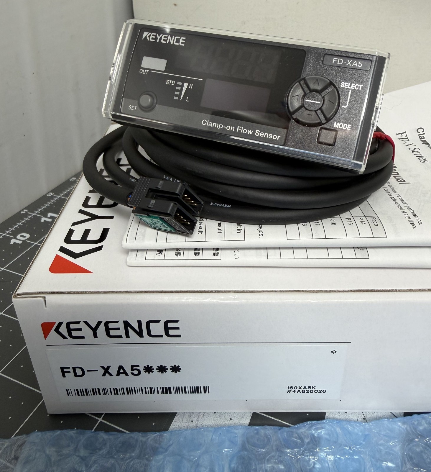 KEYENCE FD-XA5 Controller Panel mount for Clamp-on Micro Flow Sensor (NEW)