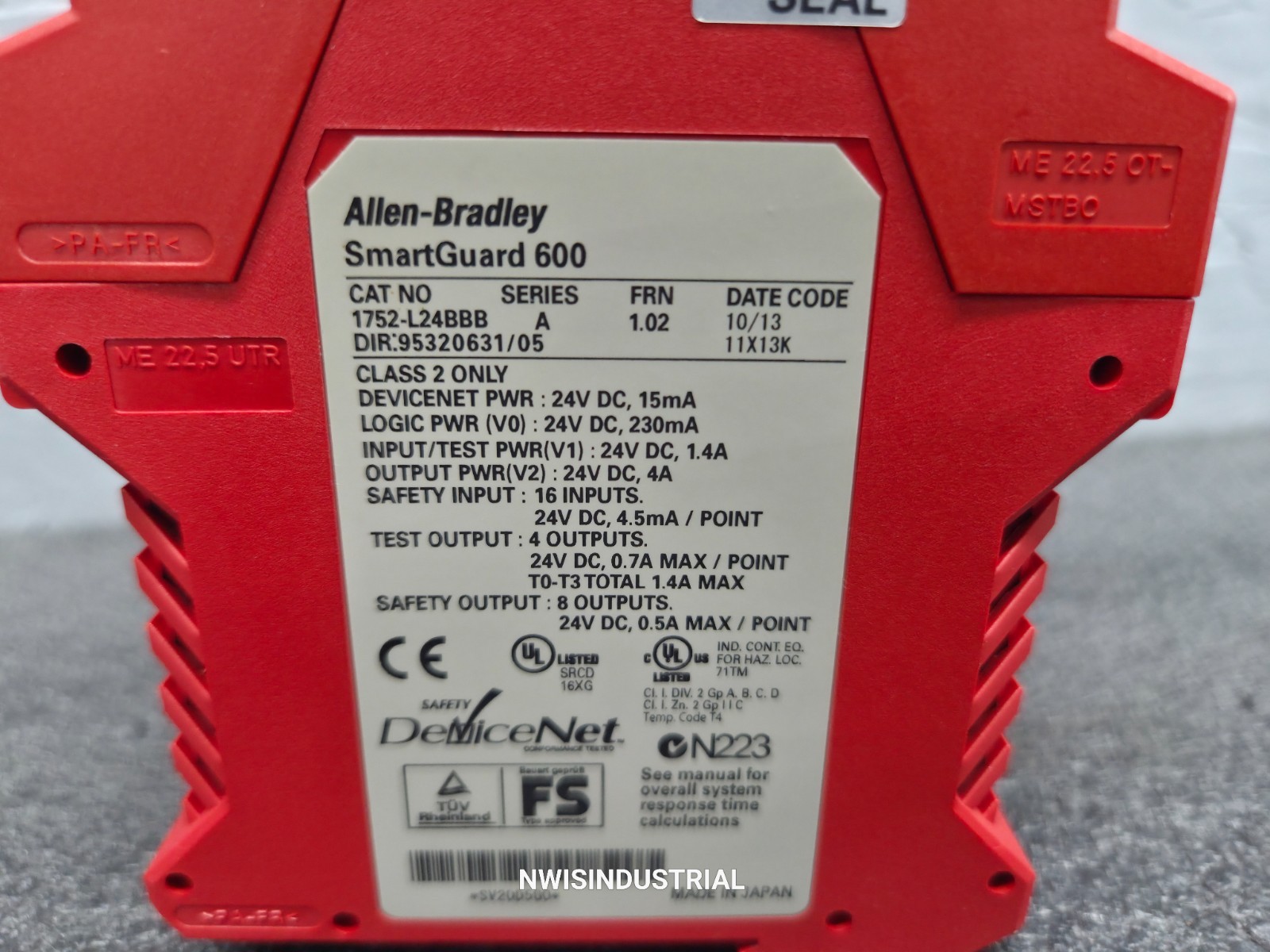 Allen-Bradley SmartGuard 600 1752-L24BBB / Safety Controller