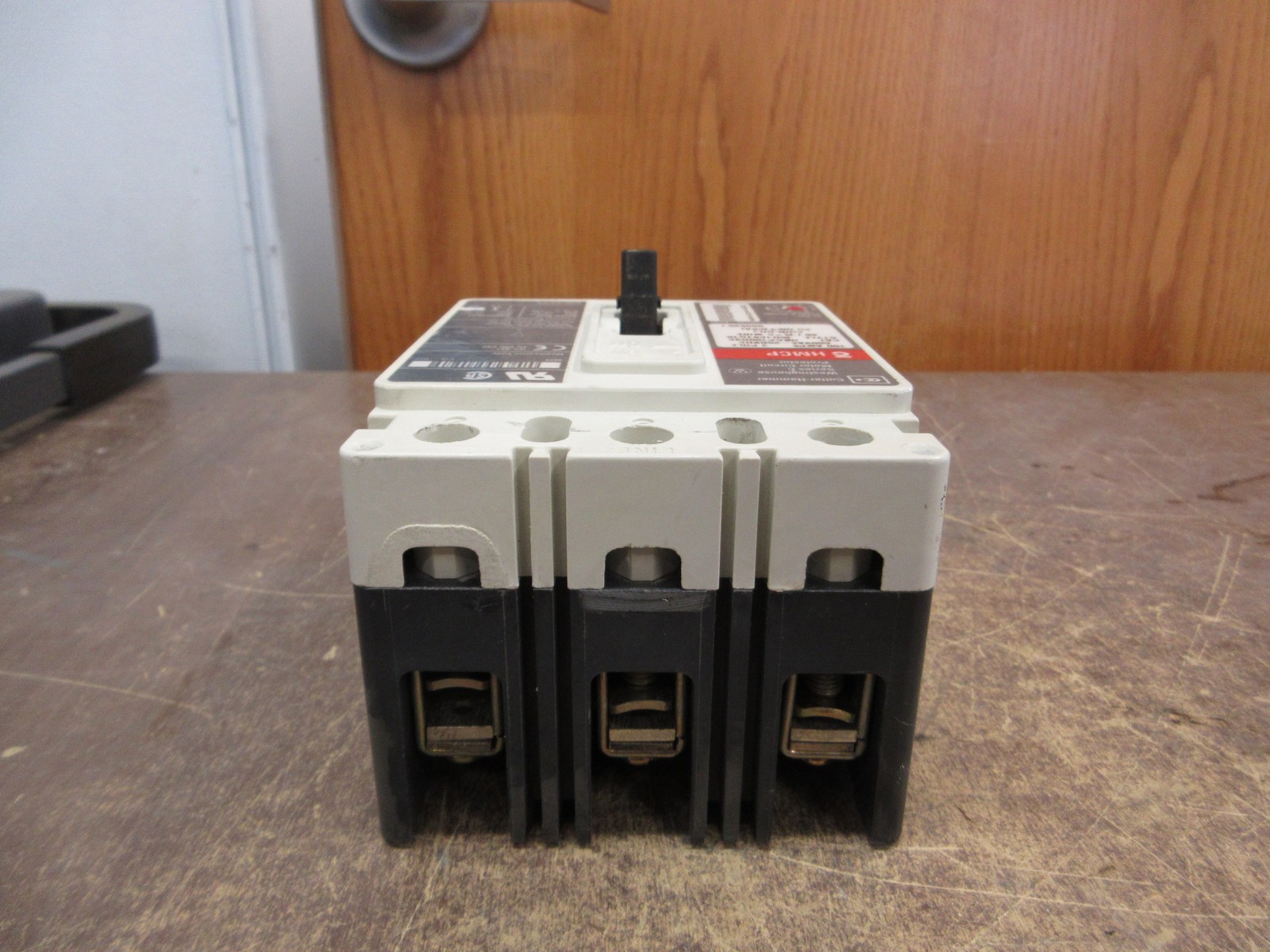 Cutler-Hammer Circuit Breaker HMCP100R3C 100A 600V 3P Used