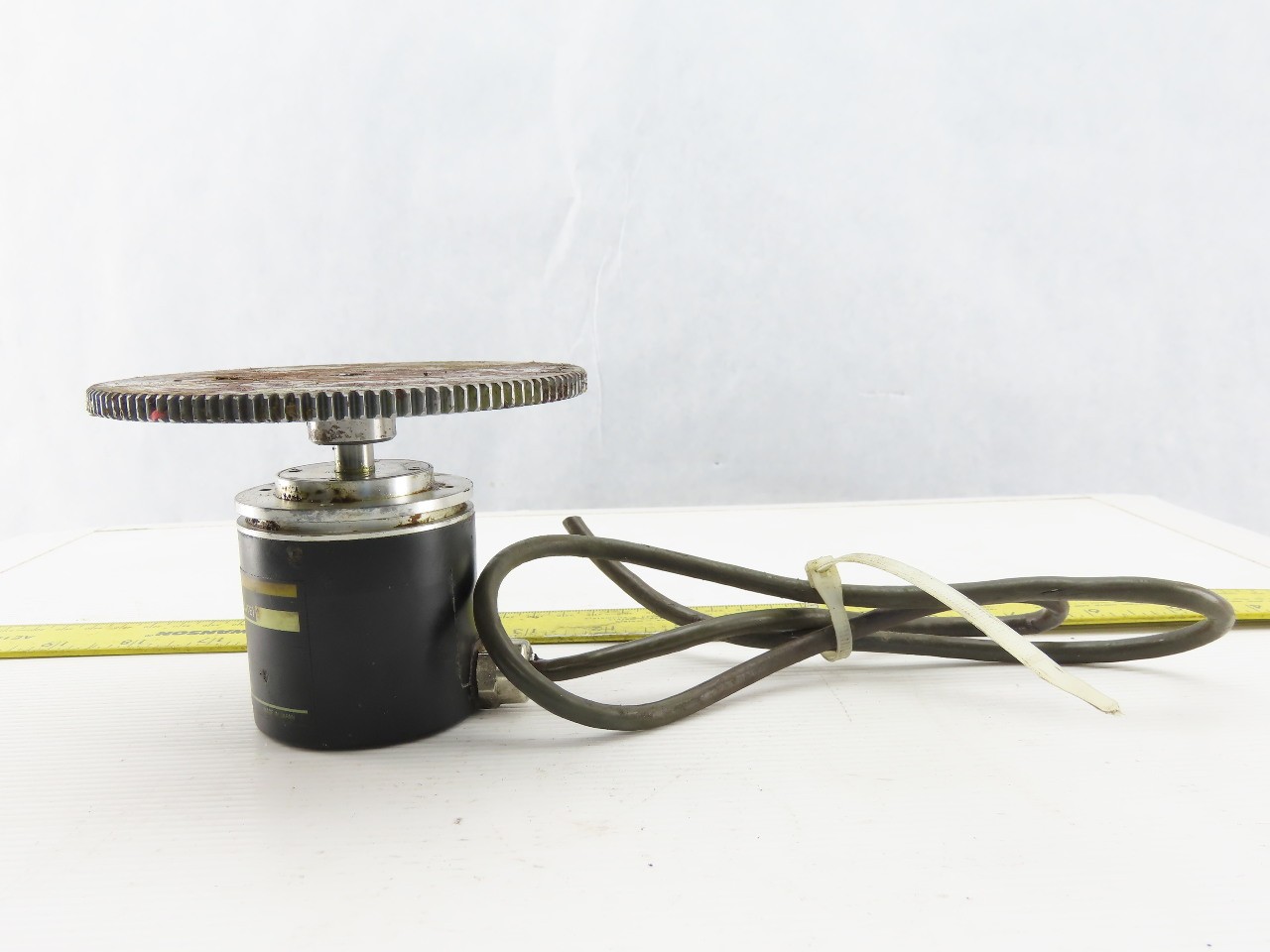 Omron E6F-AG5C-C 256P/R Rotary Encoder