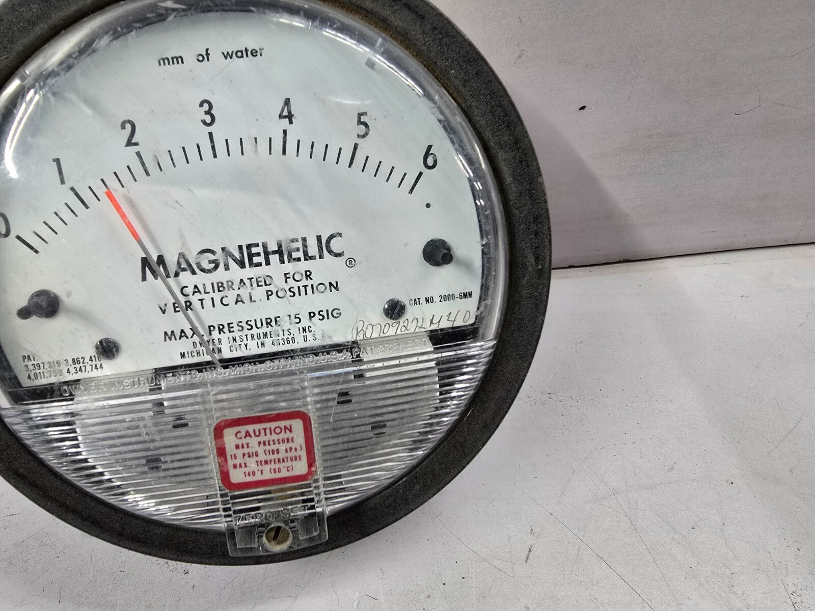 Dwyer 2000-6MM Magnehelic Differential Pressure Gauge 0…6