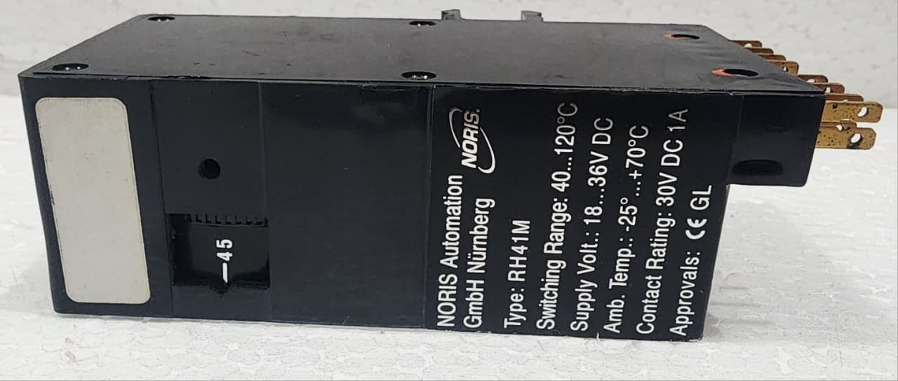 Industrial Plug-In Control Relay Module with Integrated Power Supply 9-Pin