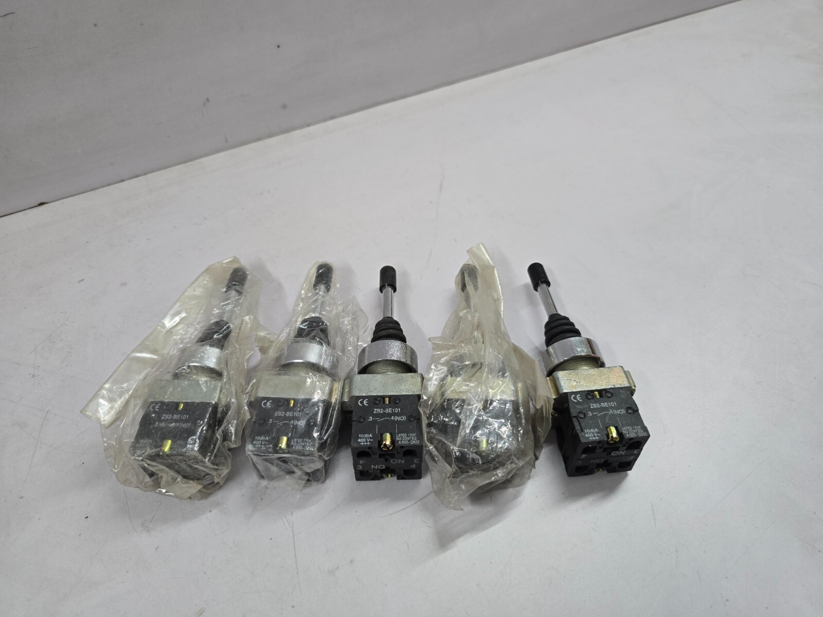 Schneider ZB2-BE101 Contact Block Joystick Controller 10(6)A 400V