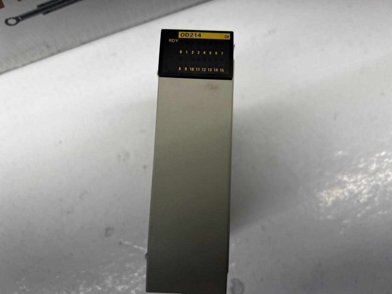 Omron CQM1-OD214 Output Unit Module 5-24VDC 0.3A/Point 4.8/Unit 16Points
