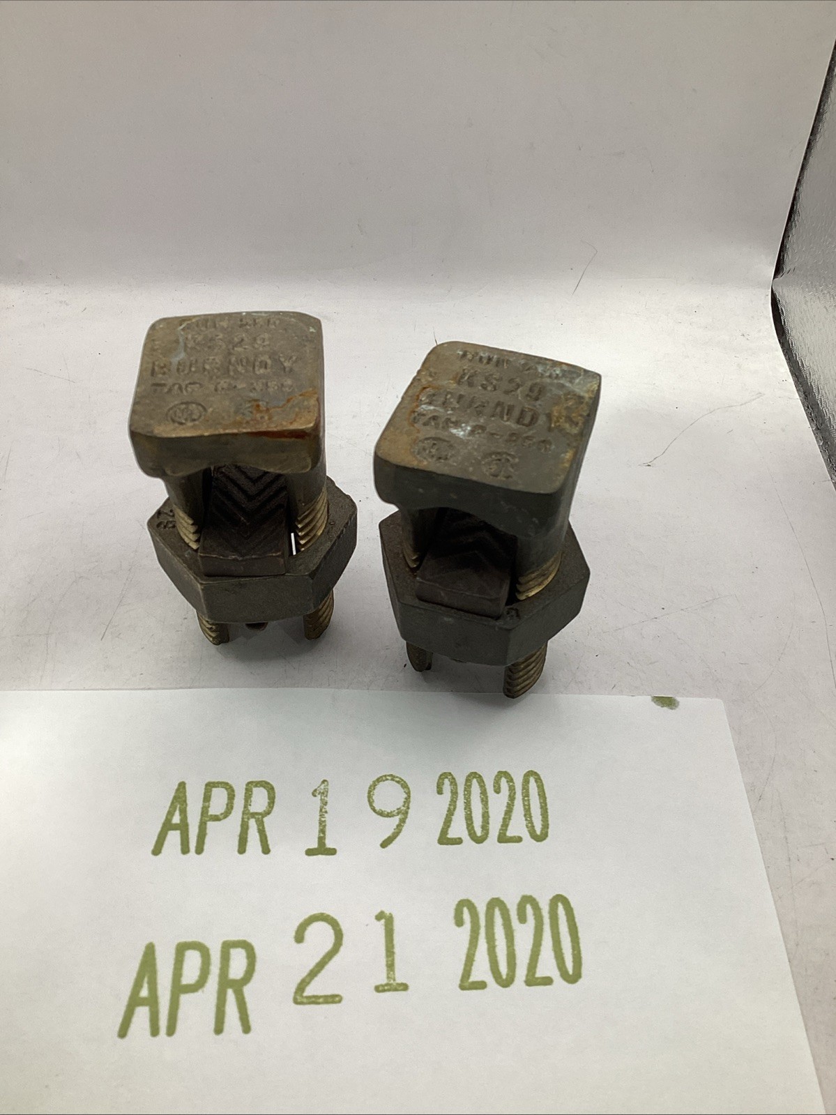 Burndy RUN 250 KS29 Spilt Bolt Connector TAP 8-250 Lot Of 2
