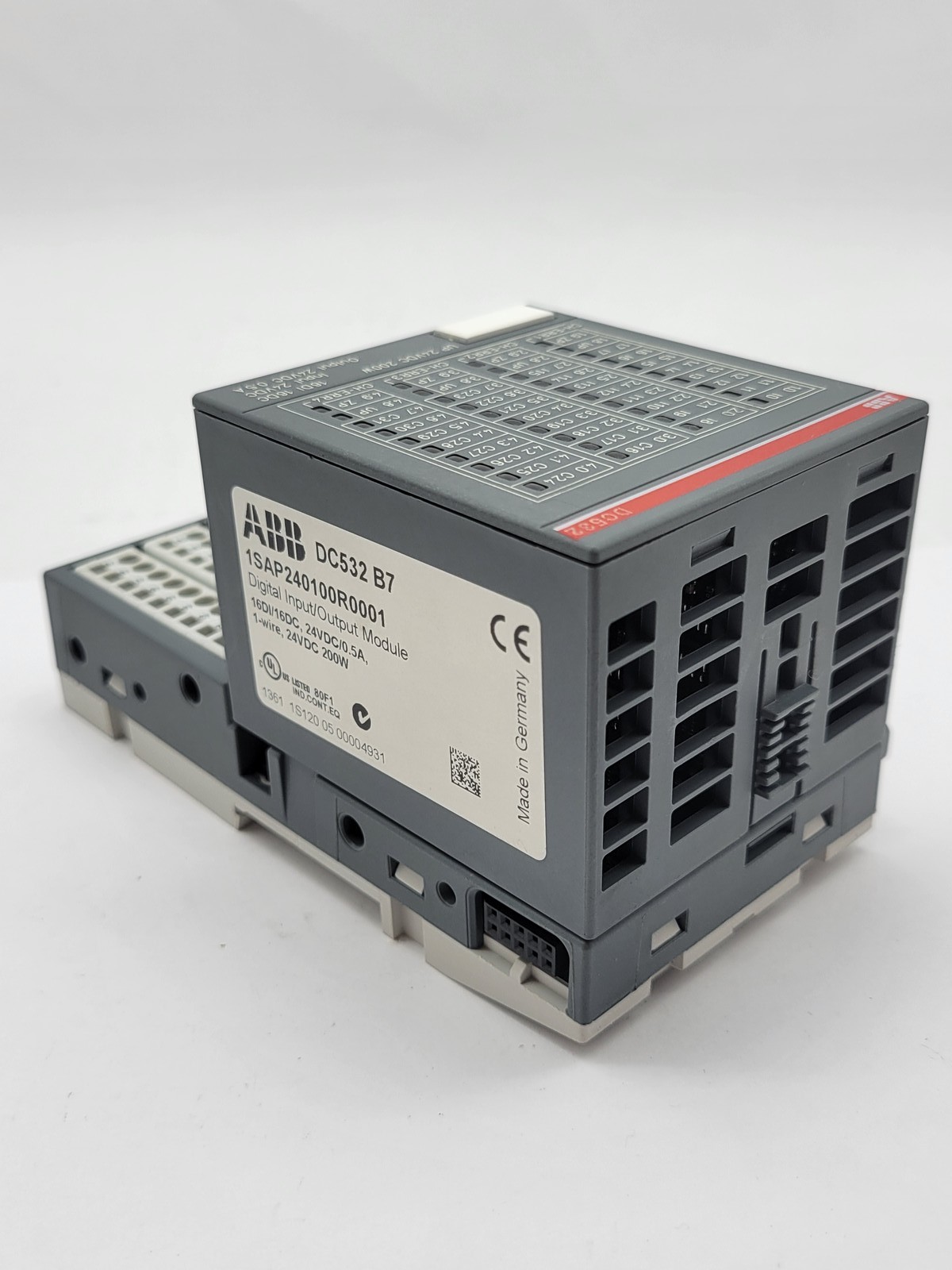 ABB DC532 B7 Digital Input/Output Module 1SAP240100R00001 24V 1Wire 200W 0.5A