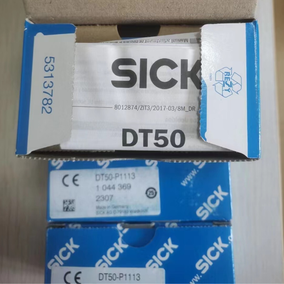 SICK DT50-P1113 Mid range distance sensor order No:1044369 New stock
