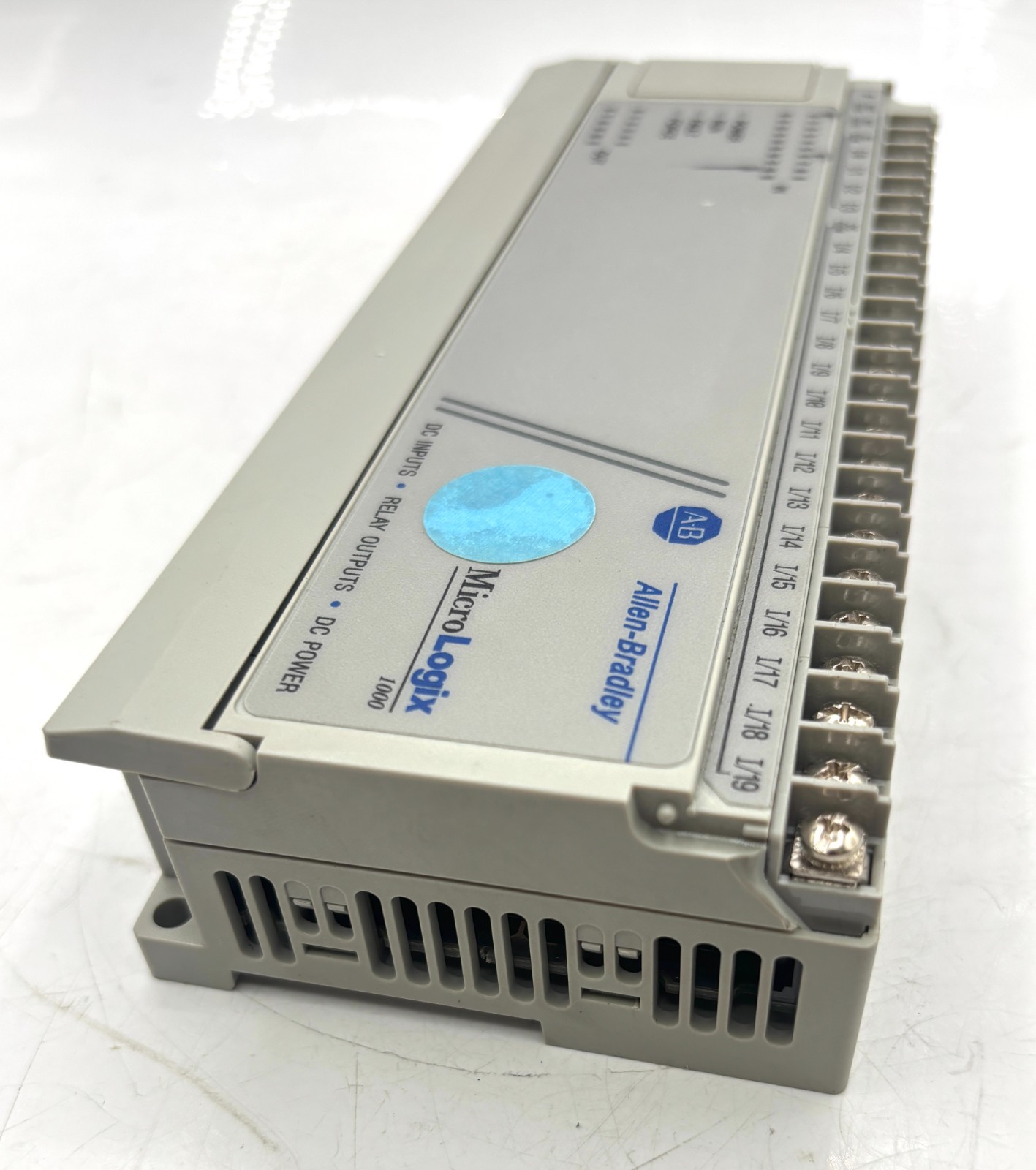 Allen-Bradley / 1761-L32BWB Ser E / MicroLogix 1000 Programmable Controller