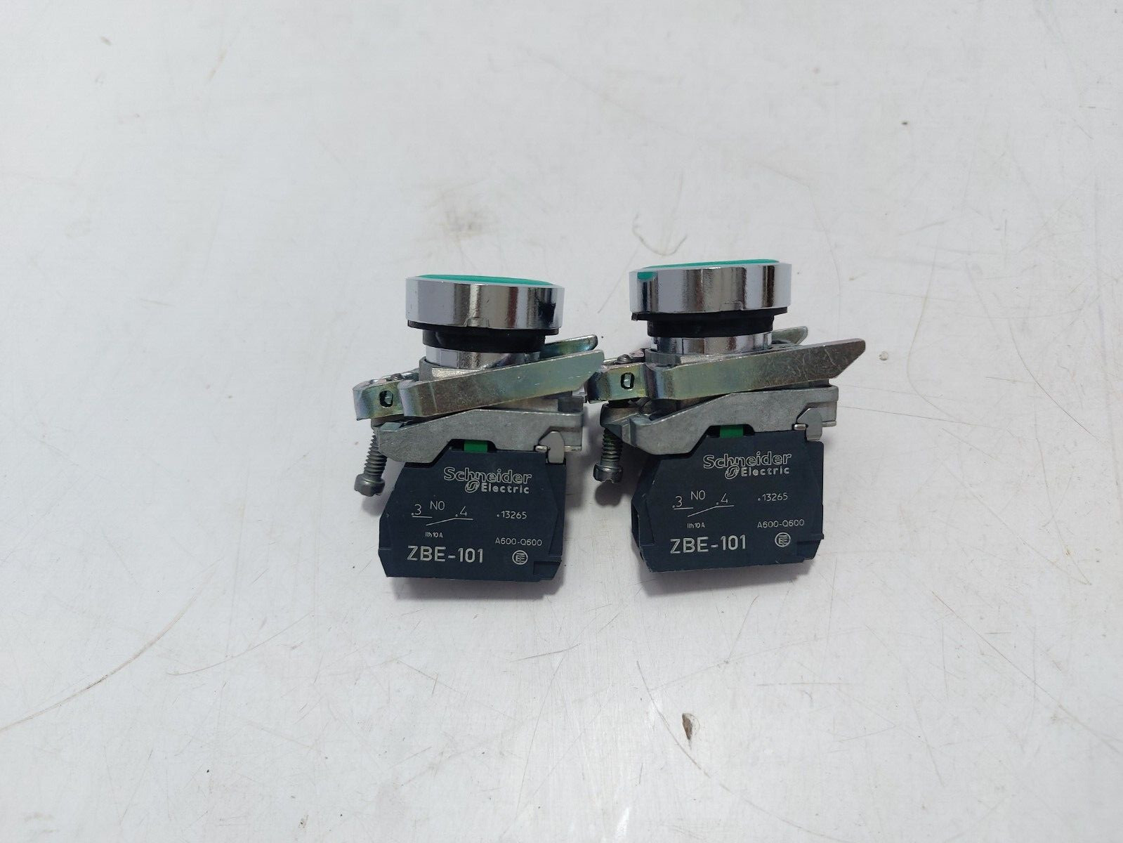 Schneider Electric ZBE-101 Pushbutton Green – Lot of 2PCs