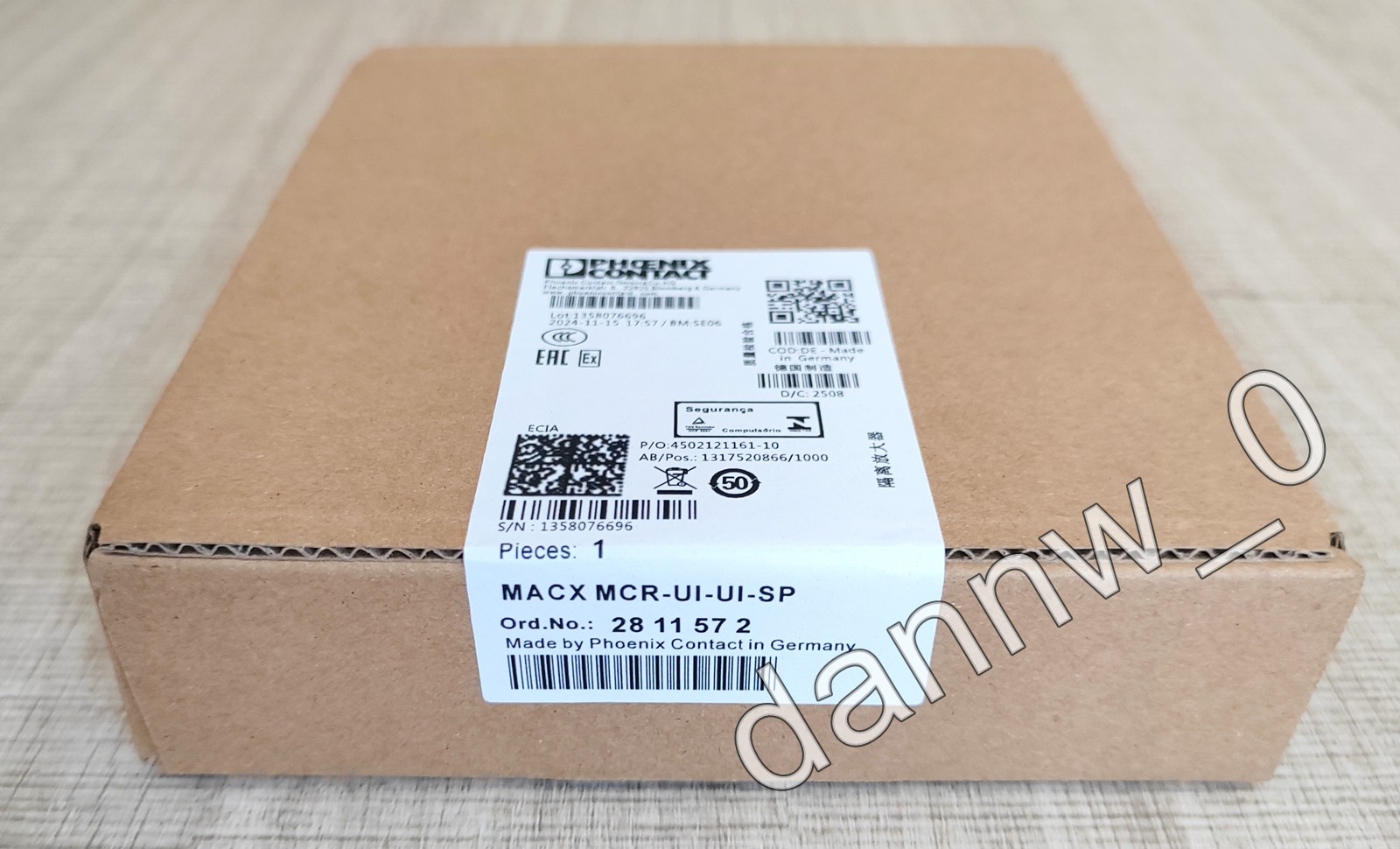 New in box PHCENIX CONTACT MACX MCR-UI-UI-SP-NC 2811556 Isolation amplifier #F