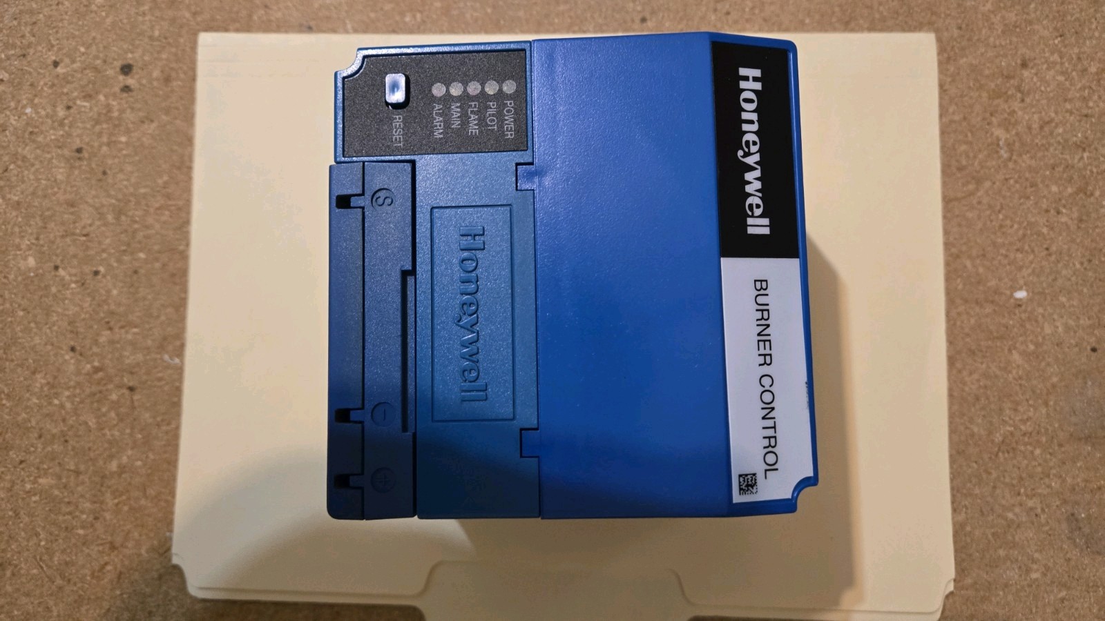 Honeywell RM7895A1014 BURNER CONTROL.