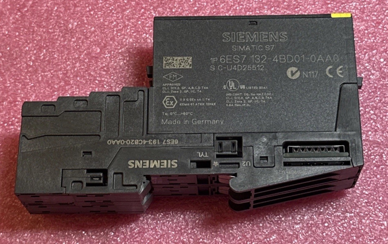 Lot of 2 Each Siemens Simatic S7 6ES7 132-4BD01-0AA0 W/ 6ES71934CB200AA0