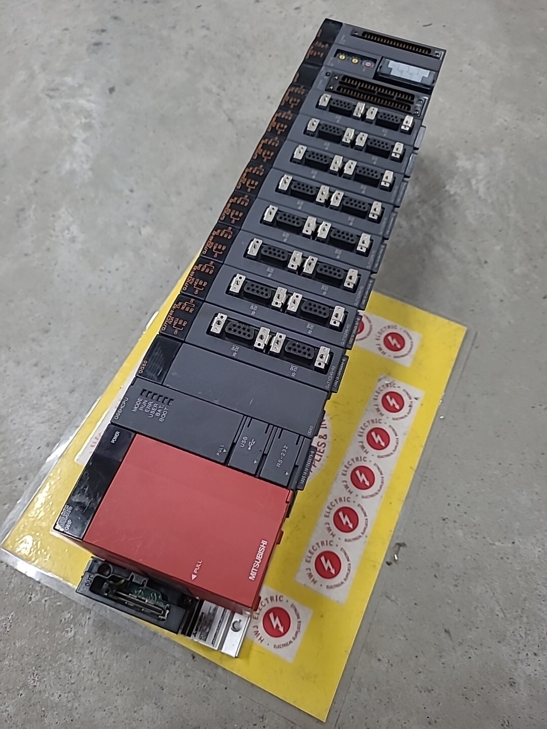 MITSUBISHI CPU MODULE Q312DB BASE Q61P POWER SUPPLY Q06HCPU