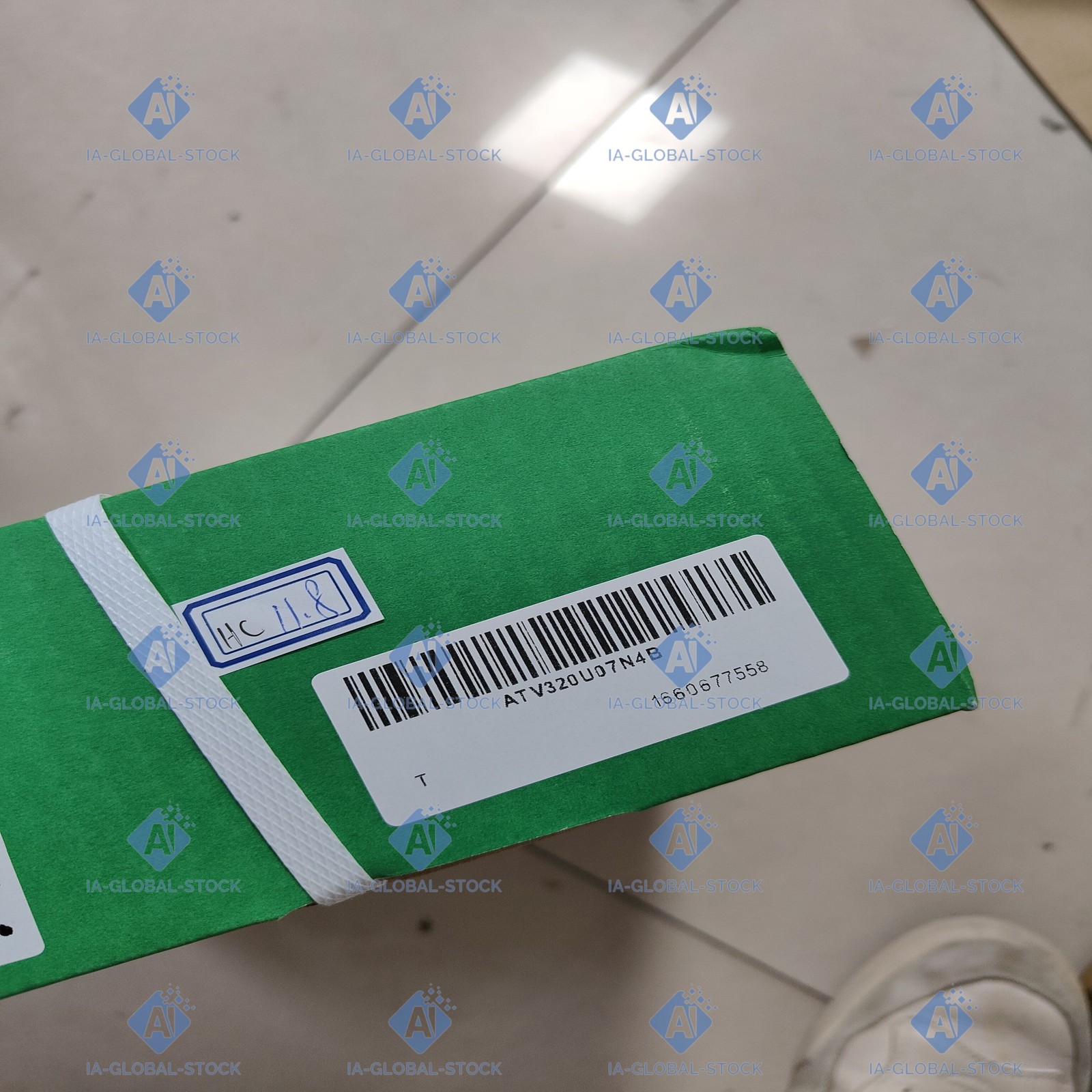 One Brand New SCHNEIDER ATV320U07N4B Frequency Converter Fast delivery