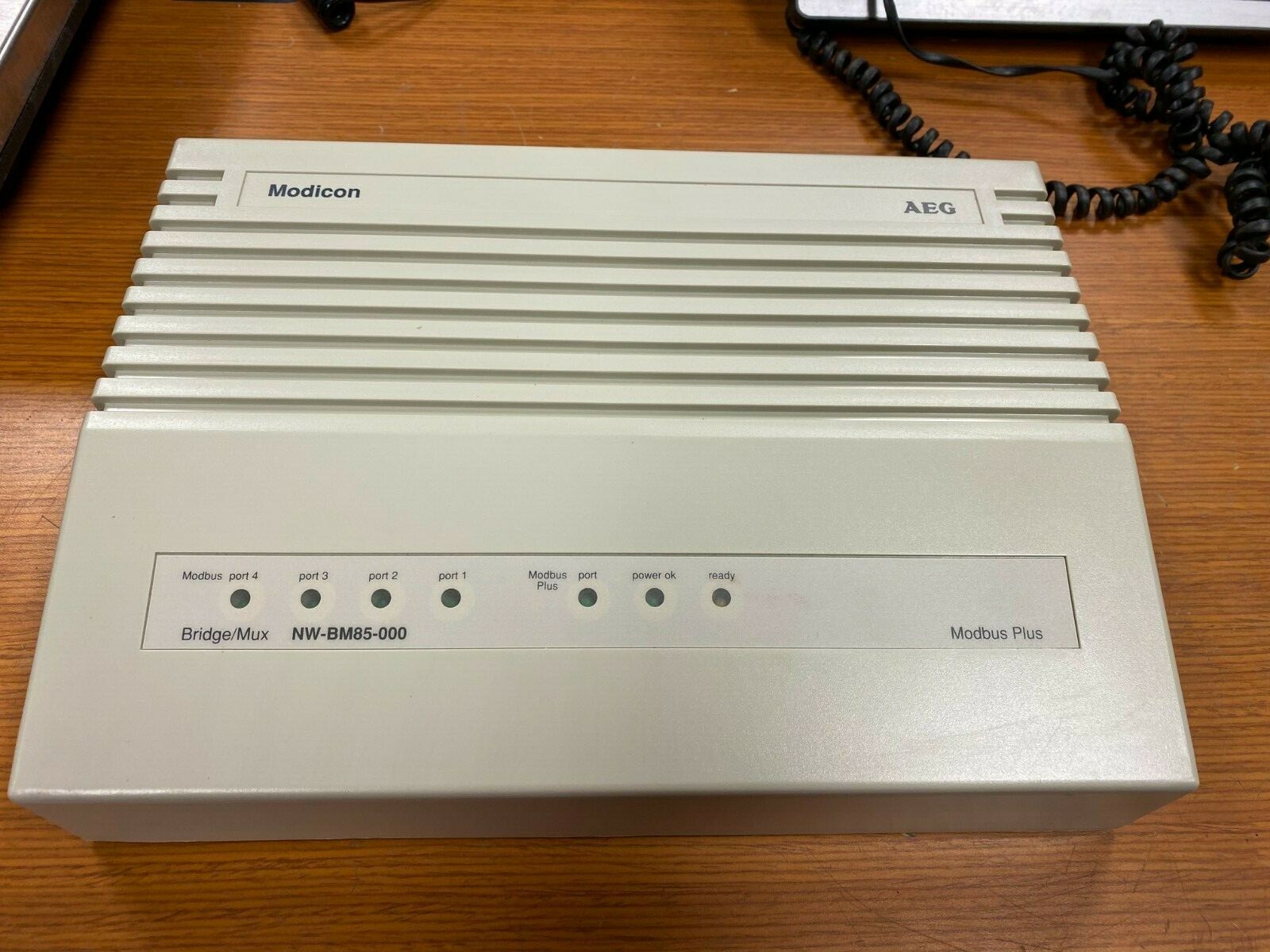 👀 AEG MODICON MODBUS PLUS BRIDGE MULTIPLEXER 115/230 VOLT NW-BM85-000