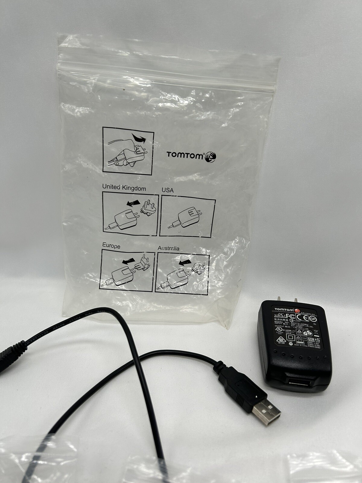 TOMTOM A05T2-05MU / A05T205MU Power adapter charger complete set