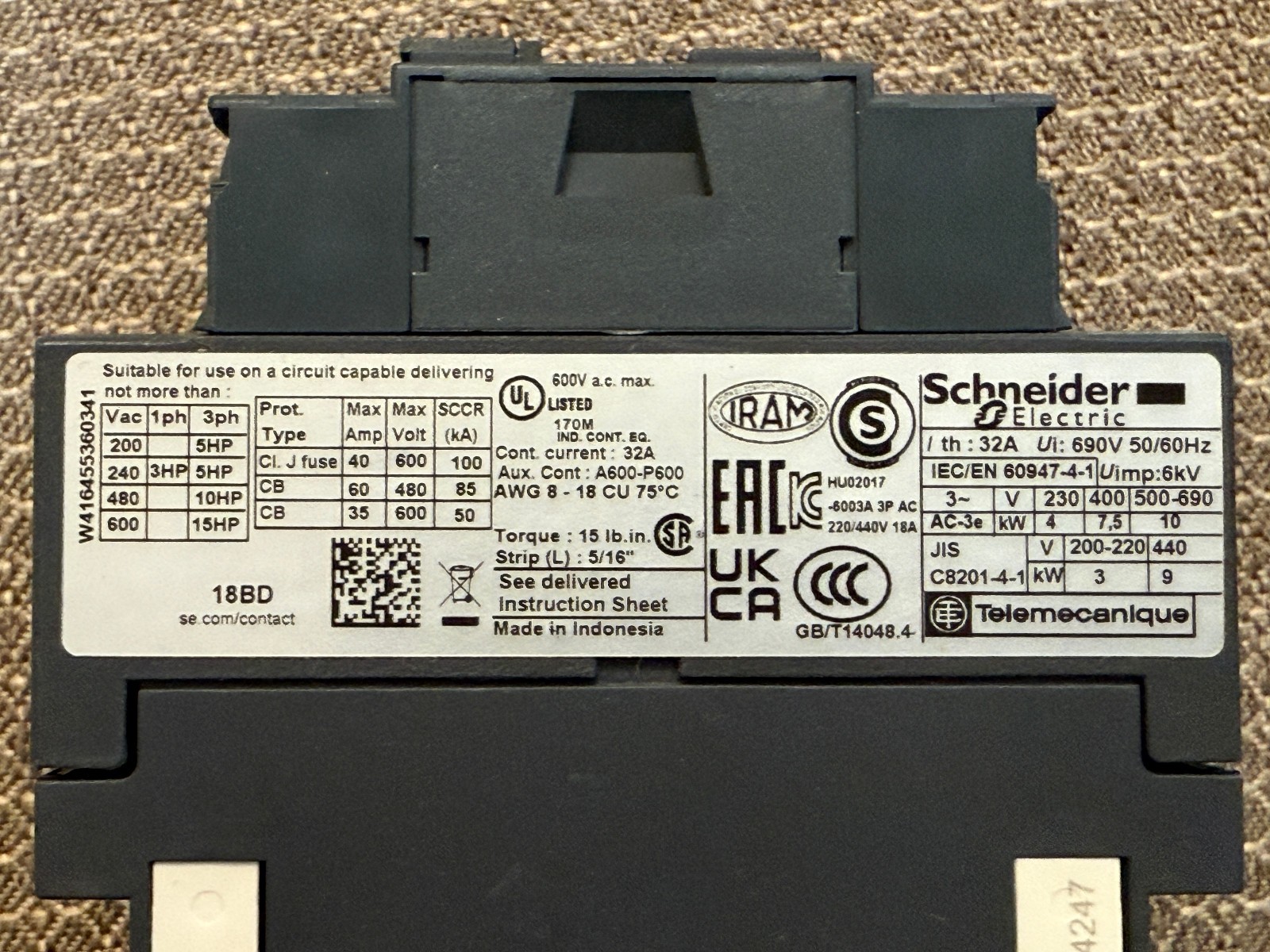Schneider LC1D18BD IEC Contactor TeSys Deca, nonreversing, 18A, 3 phase, 24VDC