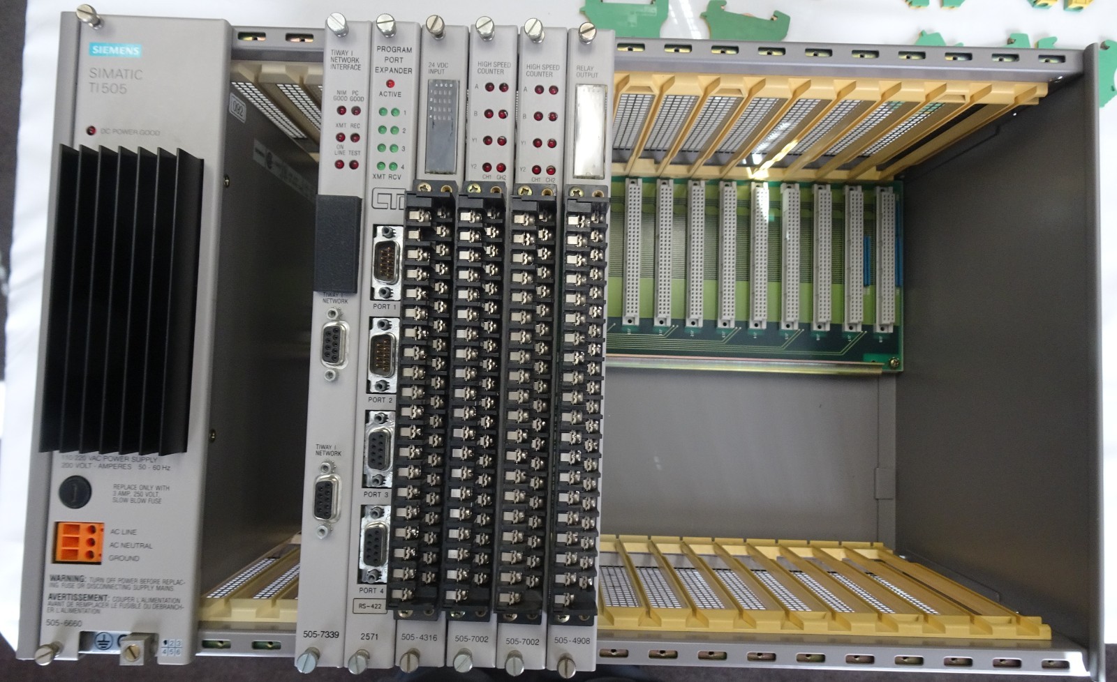 SIMATIC 505 16-SLOT ASSEMBLY SIEMENS TI545, TI505 *SEE DETAILS BELOW* (098)