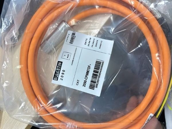 New Servo Encoder Cable 5M 2090-CPWM7DF-14AA05