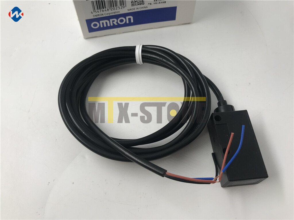 1PC New Omron Brand New PLC Switch E3R-DS30E4 IN BOX
