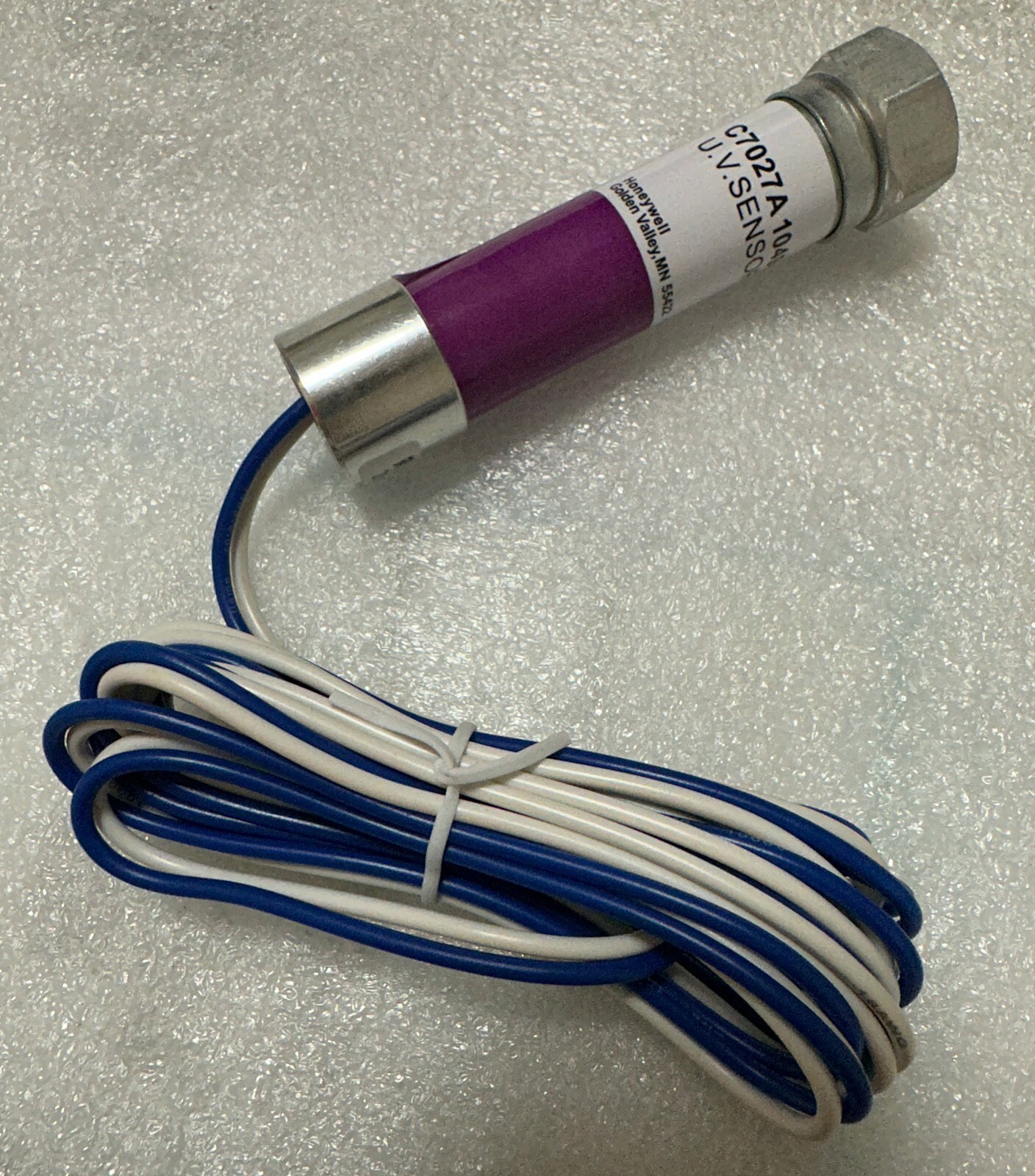 One Honeywell C7027A1049 C7027A-1049 Flame Detector Sensor Fast Ship US Free TAX