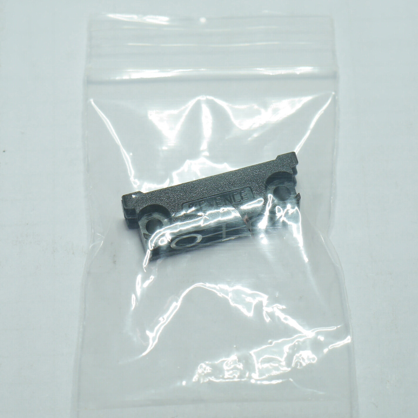 1PC Keyence OP-73880 Mounting Bracket New Free Shipping OP73880