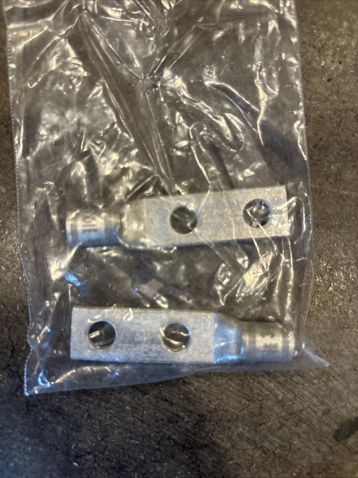 Lot of 2 BURNDY YAV4CL2TC14E2FX / YAV4CL2TC14E2FX