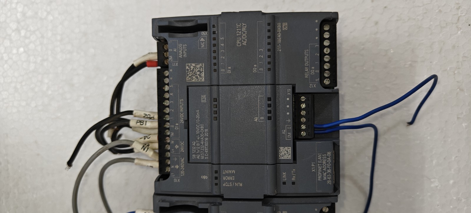 SIEMENS SIMATIC S7-1200 CPU 1211C AC/DC/RLY 6ES7 211-1BE40-0XB0 FREE SHIP.