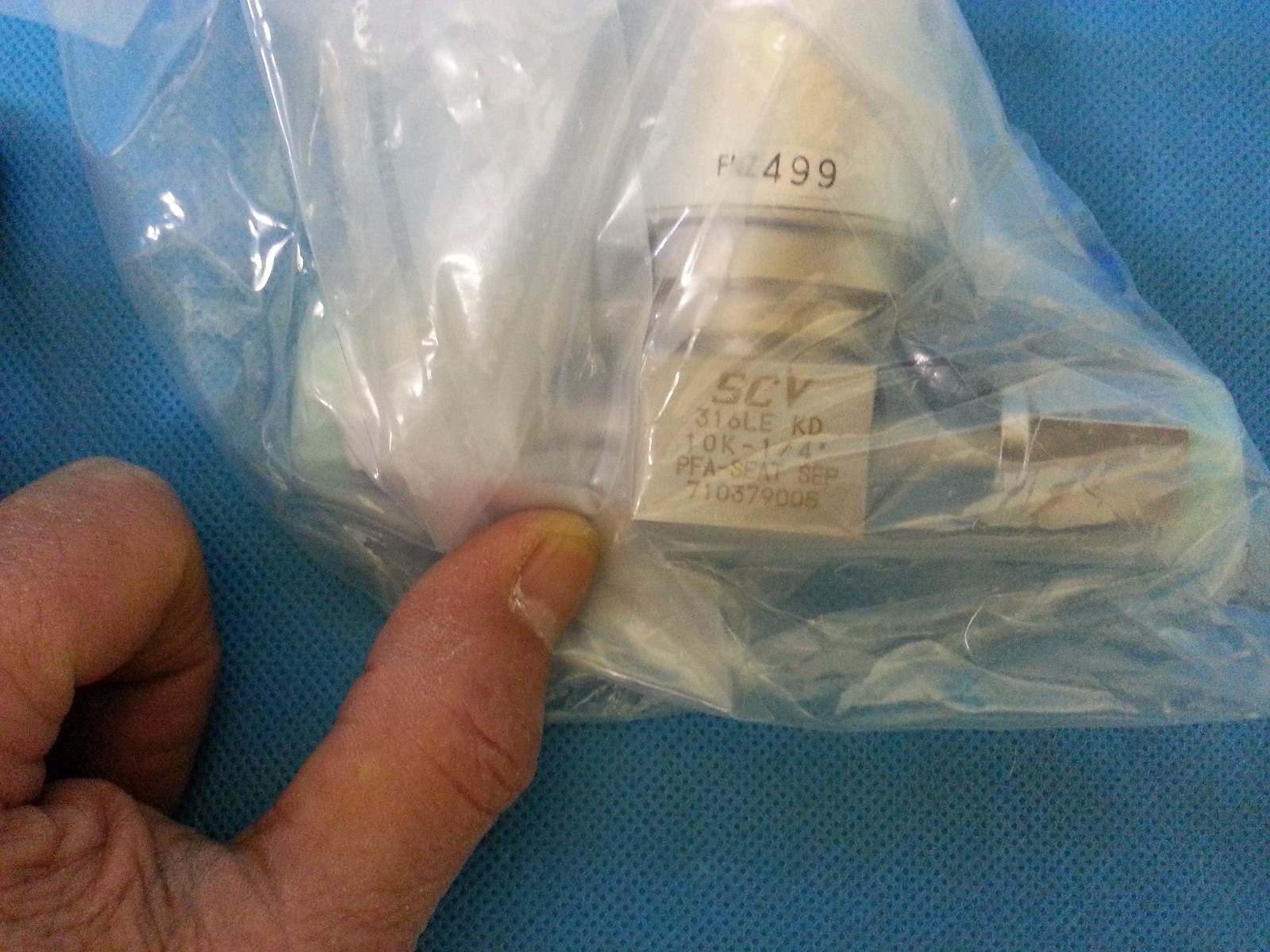 FREESHIPSAMEDAY SCV KD4CS-VFA-SEP-316LE DIAPHRAGM VALVE PFA-SEAT 71-03898-01