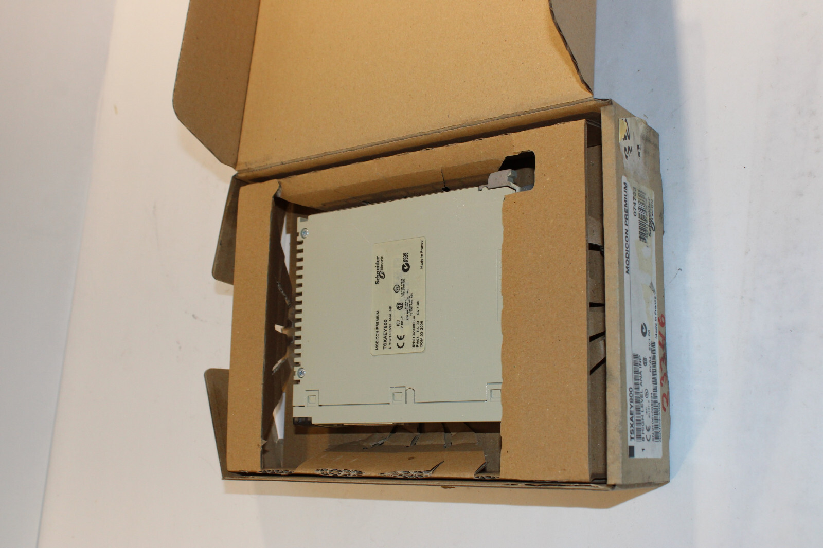 Schneider TSXAEY800 High level analog board NEW