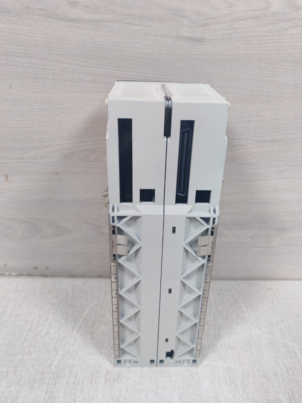 Schneider Electric 140CPU67160 Hot Standby Controller PV:43 RL:54 SV:3.50