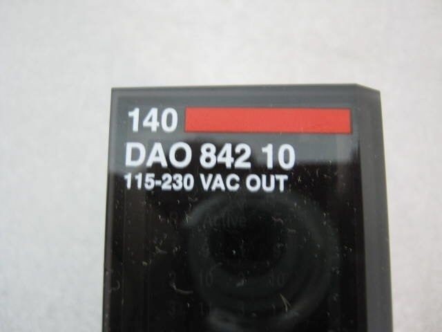 Schneider Modicon TSX Quantum Module 140 DAO 842 10