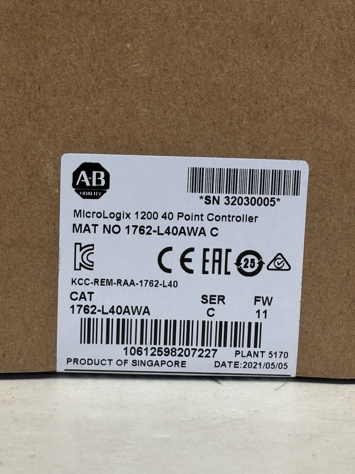 Factory Sealed AB 1762-L40AWA/C MicroLogix 40 Point Controller 1762L40AWA serC