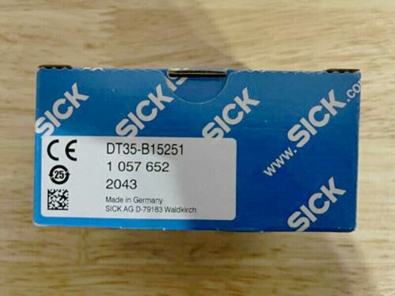 New SICK DT35-B15251 Distance Proximity Sensor 1057652