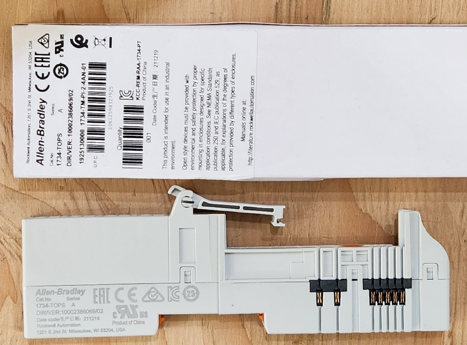 Allen-Bradley 1734-TOPS POINT I/O Terminal Base, 1734TOPS, New in Factory Box