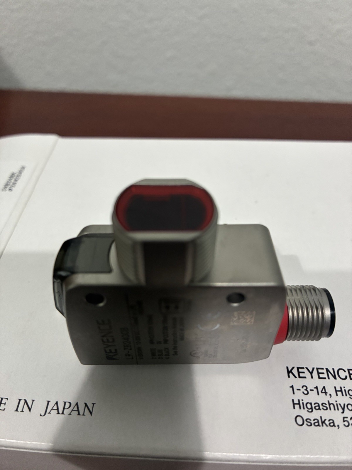 KEYENCE LR-ZB240CB Laser Sensor M18 Thread M12 4-Pin 240mm New Open Box
