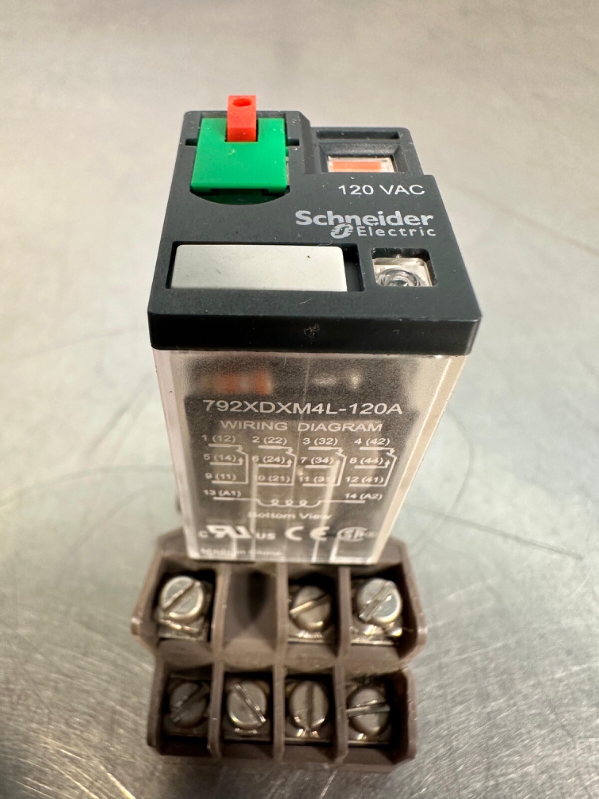 Schneider 792XDXM4L 120A Relay + Square D 8501 Base (4D-25)