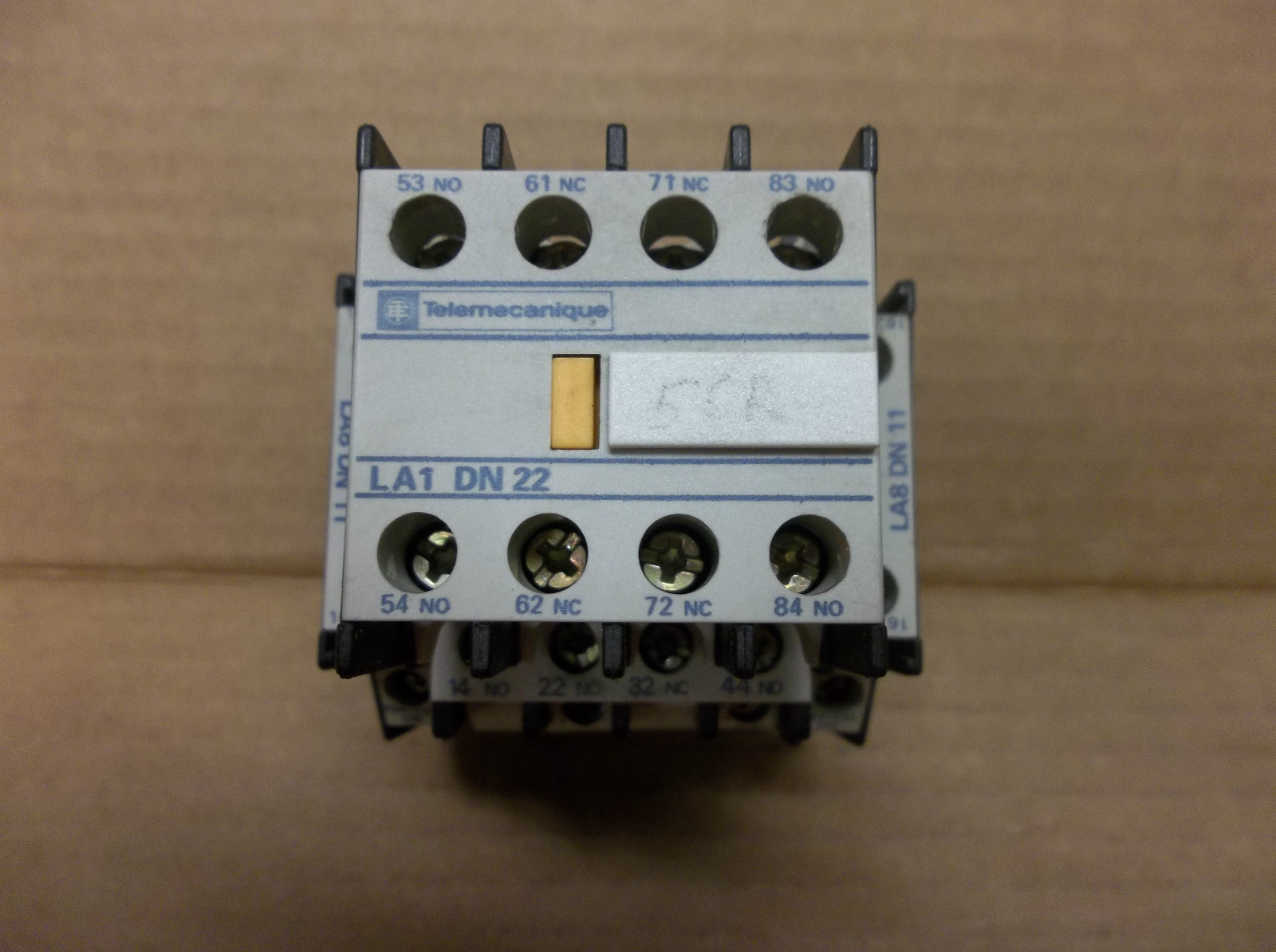 TELEMECANIQUE CA2 DN22G6 CONTACTOR 120V COIL CA2DN22G6 W/ LA1 DN22 & LA8 DN11