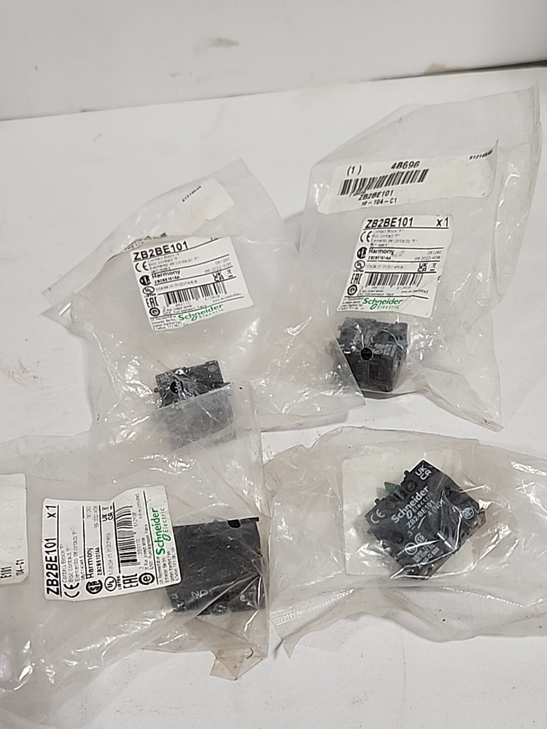 *Lot Of 4* ZB2-BE101C Single Contact Block Telemecanique Schneider