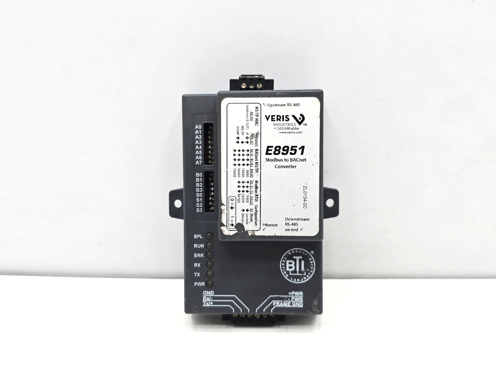 E8951 VERIS MODBUS-TO-BACNET PROTOCOL CONVERTER