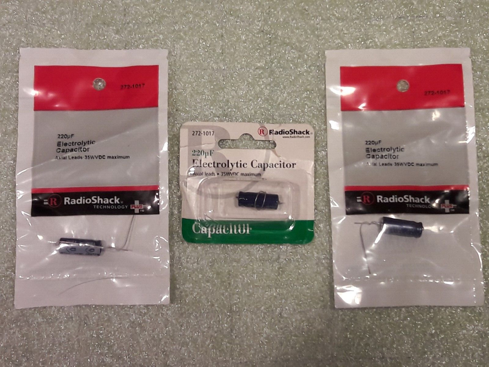 LOT OF 3 – RADIO SHACK 272-1017 / 2721017 220uF Electrolytic Capacitor