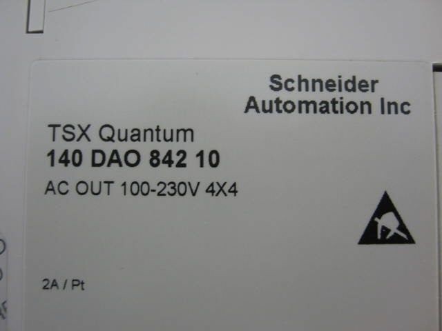 Schneider Modicon TSX Quantum Module 140 DAO 842 10